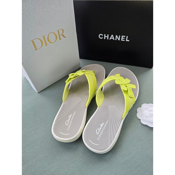 Clarks Womens Cloudsteppers Brinkley Flora Flip-Flops Lime size 10 - Picture 2 of 3